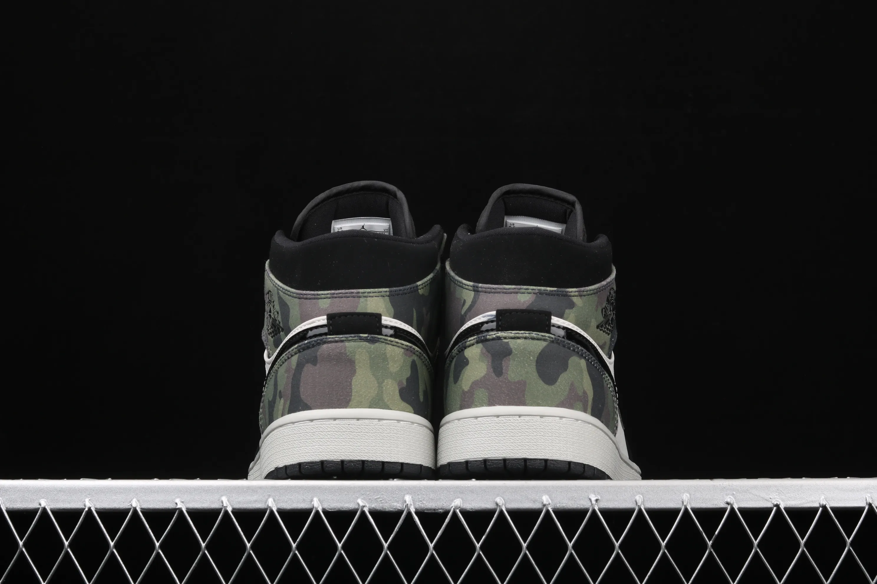 All Categories Air Jordan Jordan Series Basketball Shoes Air Jordan 1 Mid Air Jordan 1 Mid AJ1 Joe 1 Camouflage Green China Series Basketball Shoes CW5490-001